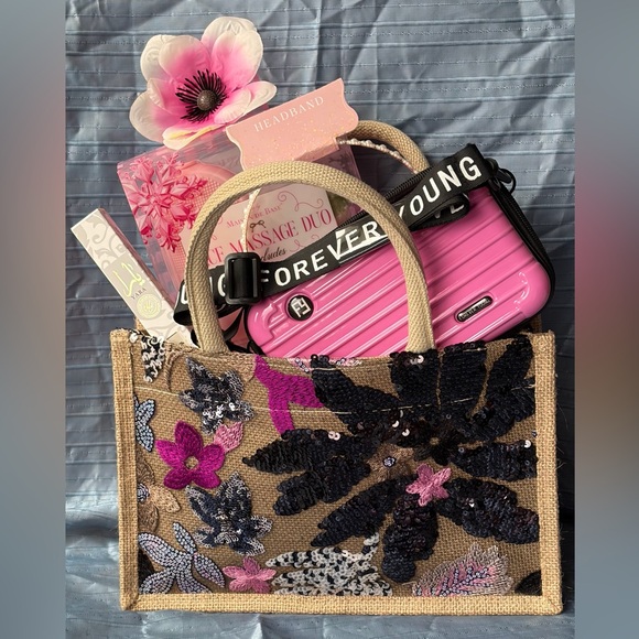 Yara Handbags - Floral Sequin Gift Set